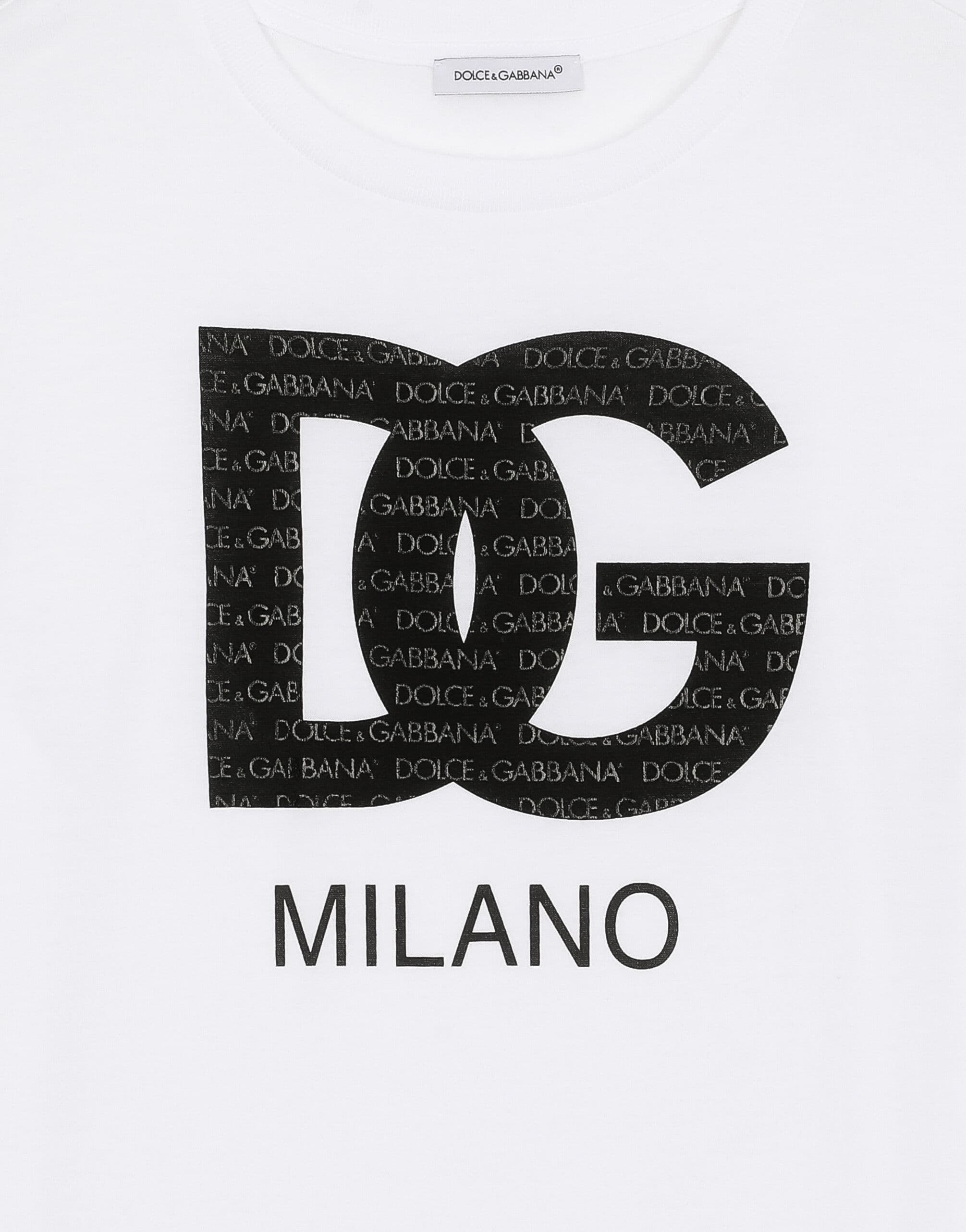 Dolce & Gabbana Kids Dziecięcy T-shirt jersey z woskowanym nadrukiem logo DG Milano - 4