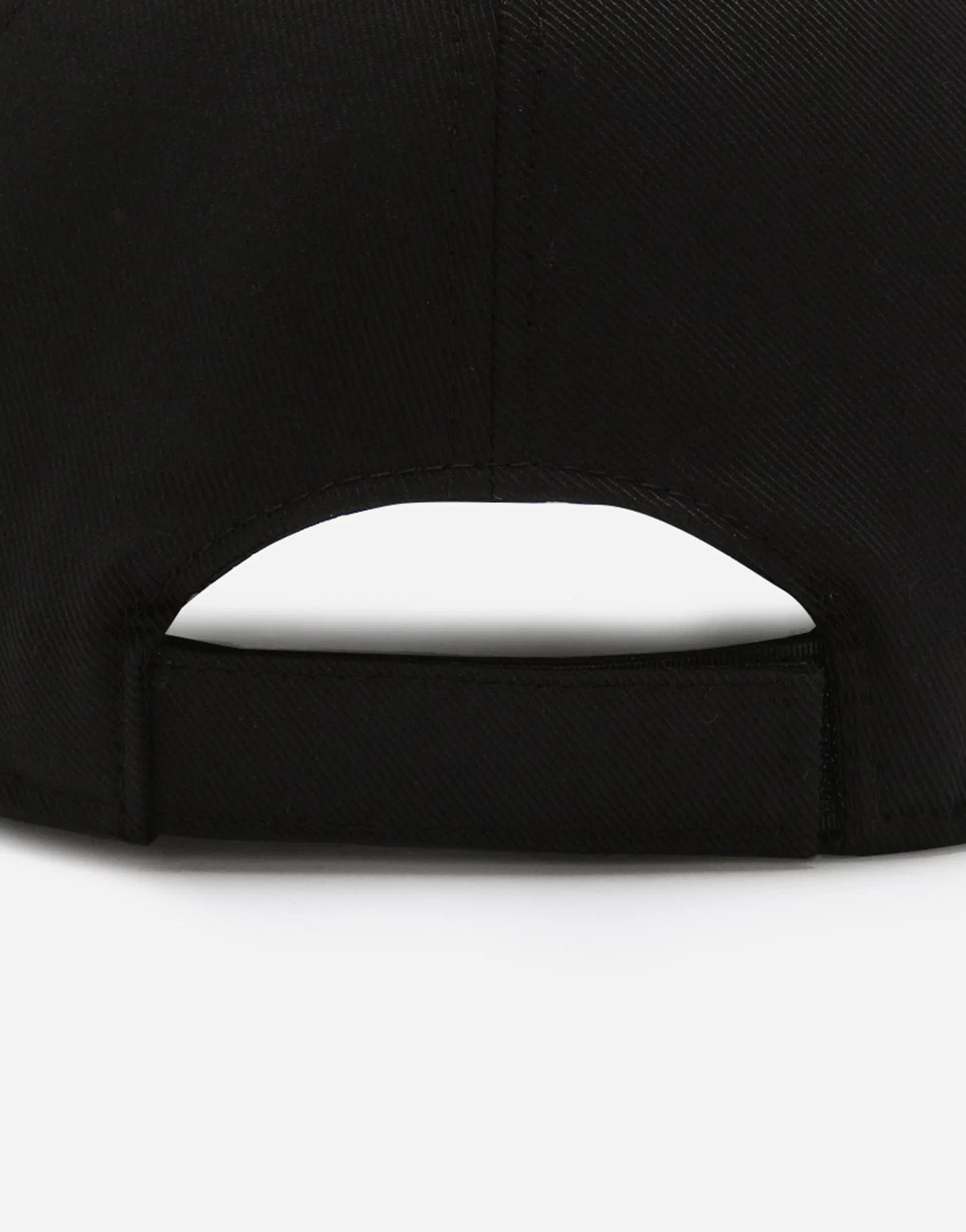 Baseball cap with DG logo path - 3